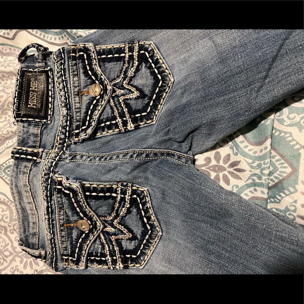 Miss Me jeans size 28 Inseam 34, belt loop ripped easily can been sewn back on